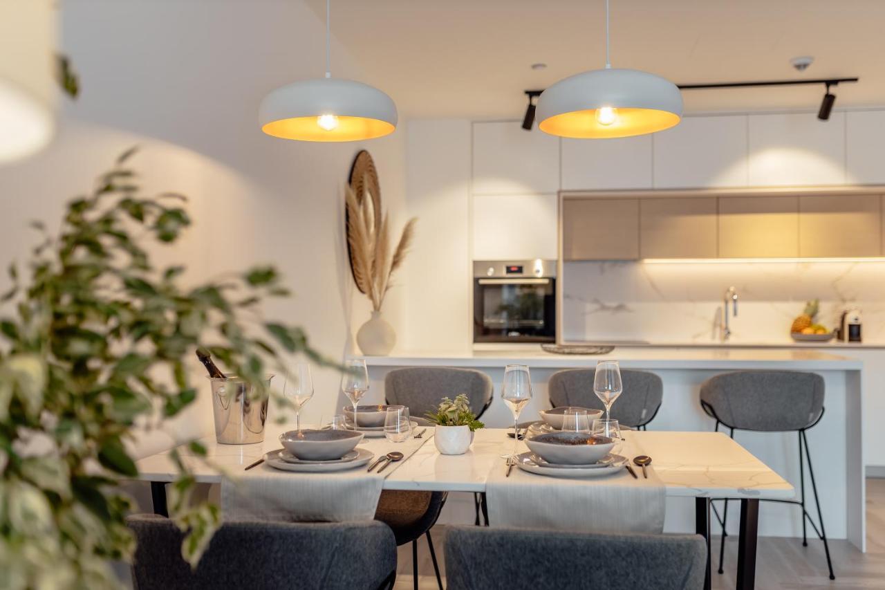 One-Bedroom Apartment with Street View - Residential Building